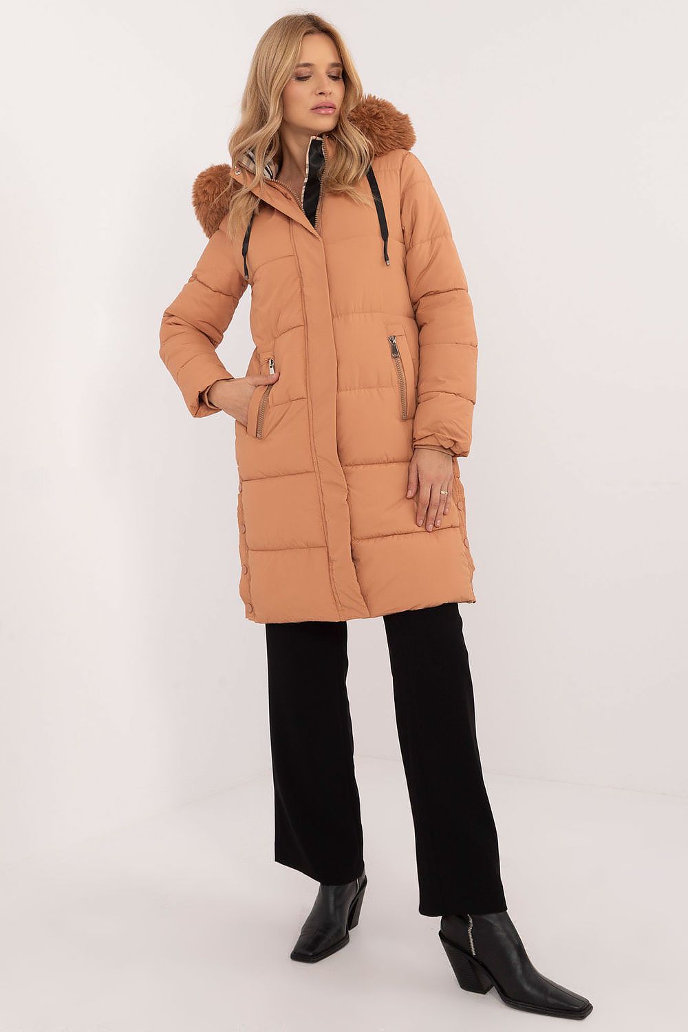 Winterjacke mit verlängertem Schnitt