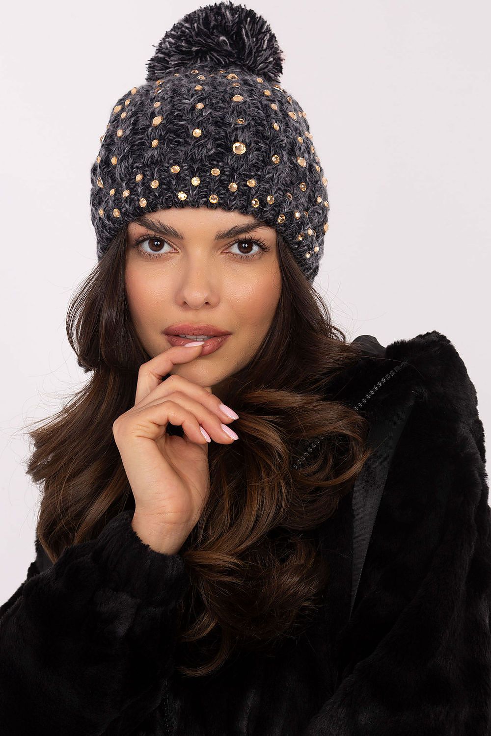 Mütze mit Pompom