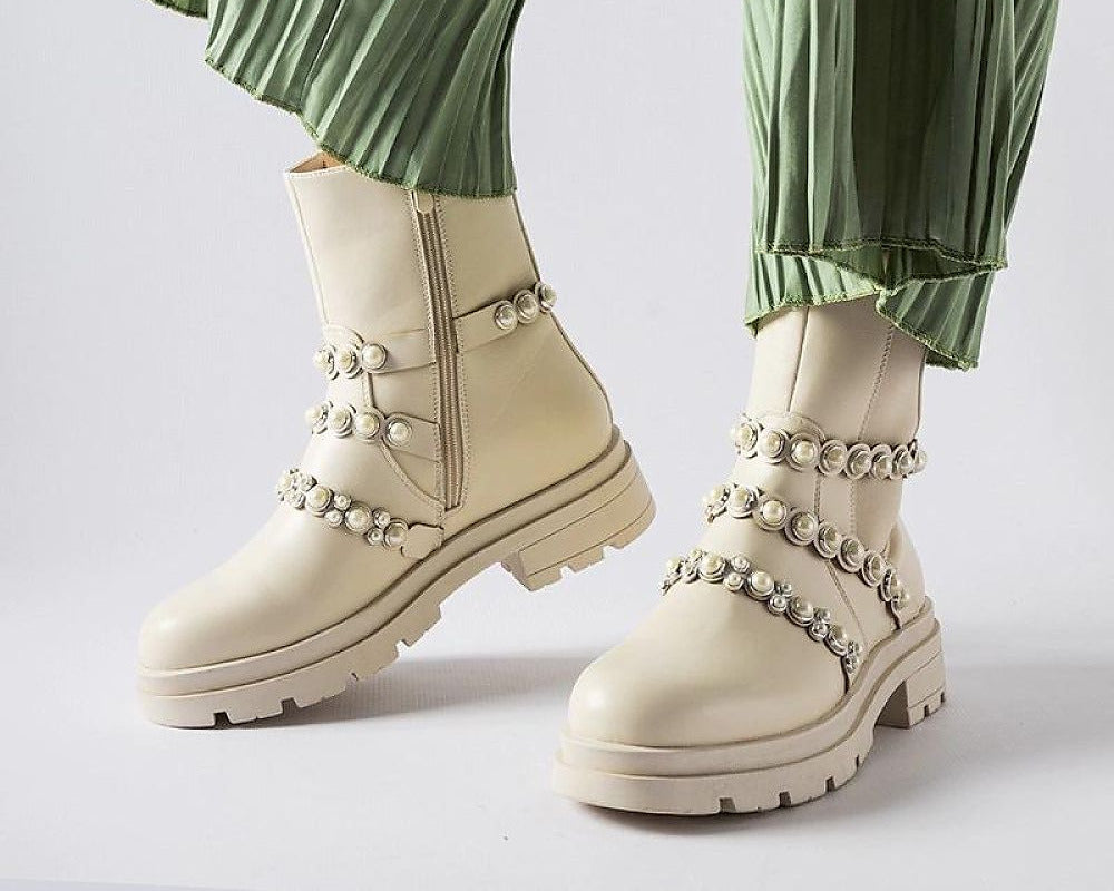 Perlen verzierte Stiefeletten