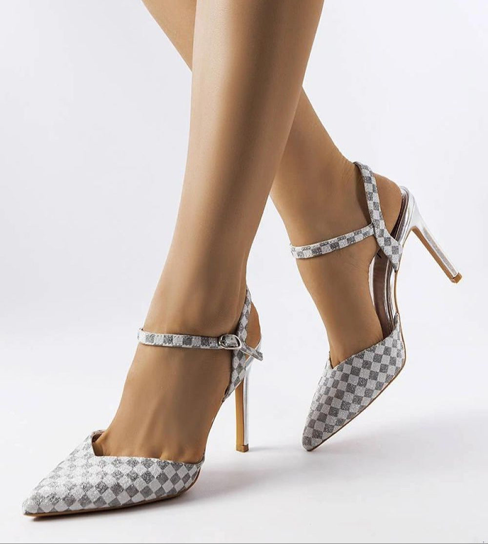 Schachbrett-Stilettos