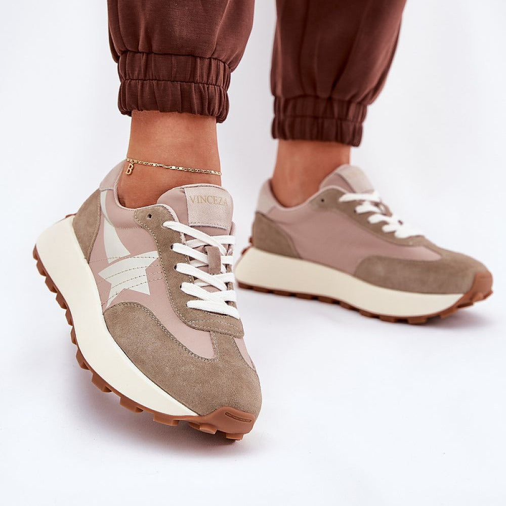 Sportschuhe in echtem Veloursleder
