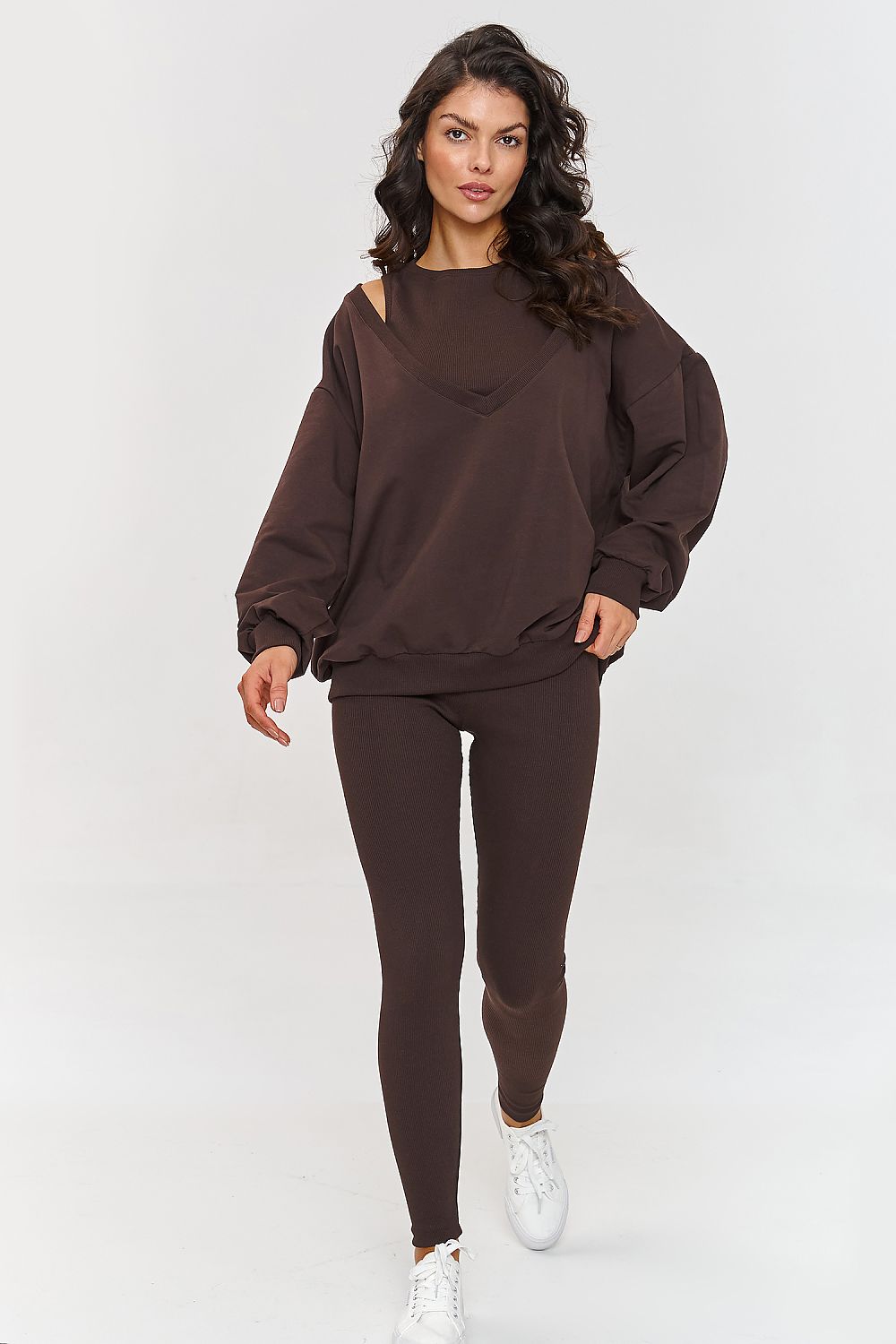 3 teiliges Set aus einem übergroßen Sweatshirt, einem gerippten Top und Leggings