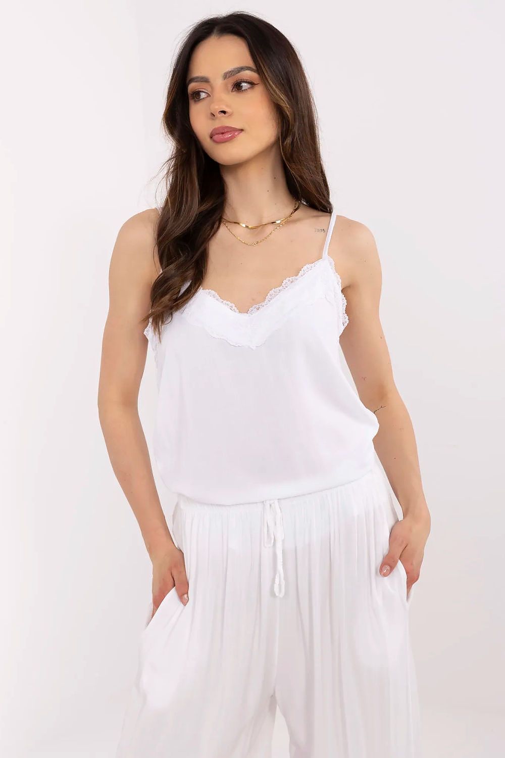 Ein stilvolles Damen-T-Shirt im lässigen Stil
